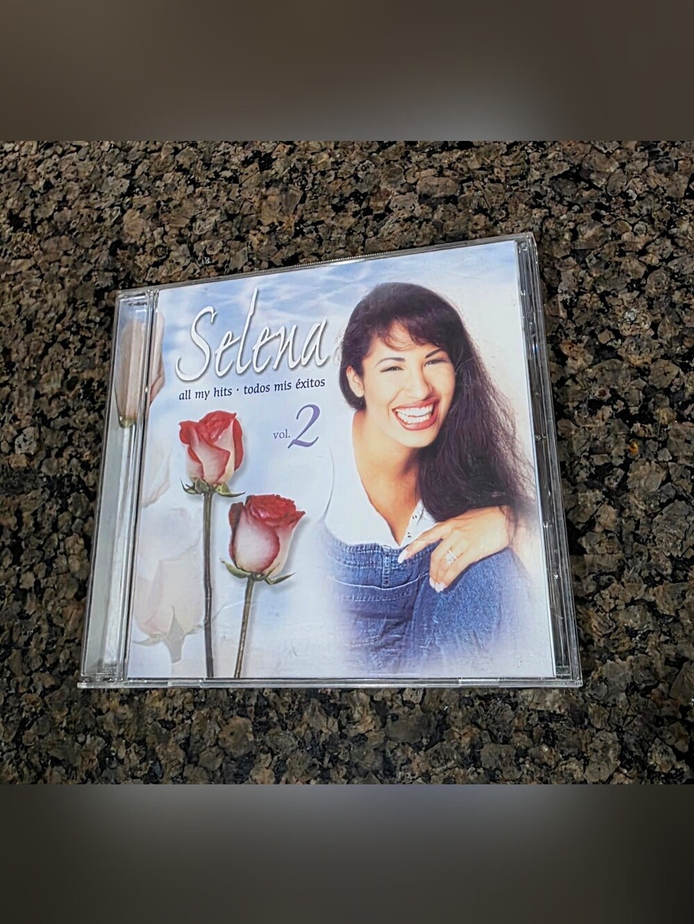 Selena All My Hits Todos Mis Exitos Vol 2 (2000 CD) with Gold color Charm Locket